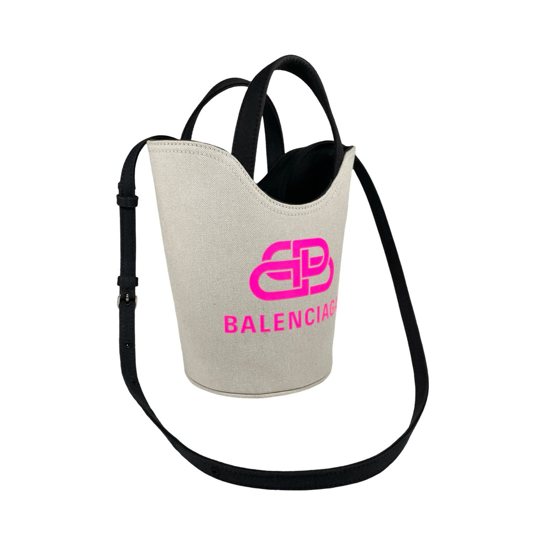 BALENCIAGA バスケットバッグ 2way Balenciaga Beige 2 Way Logo Bucket Bag XS Wave Tote | FOMO