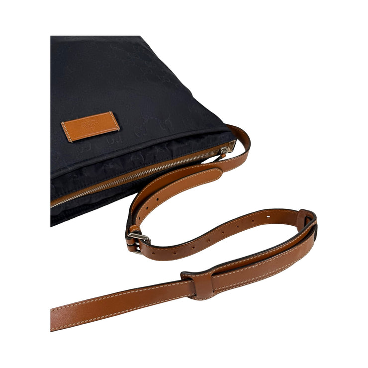 Gucci - Navy GG Supreme Nylon Messenger